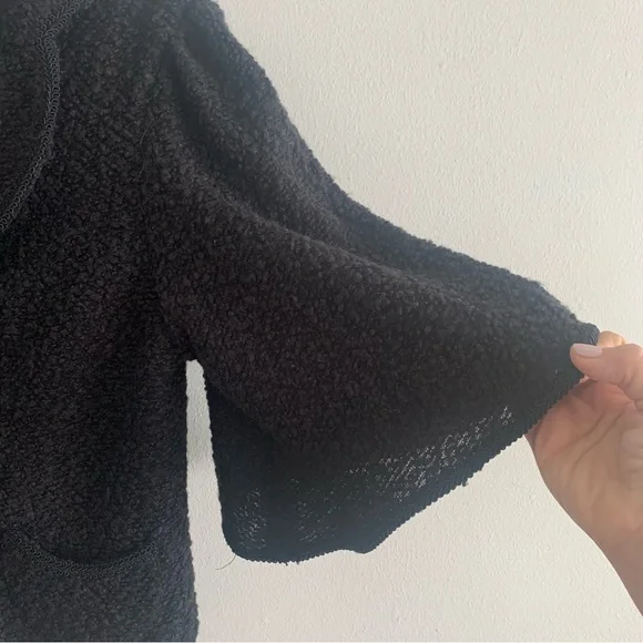 Sandro short jacket Size Medium with flutter sleeves and hook closures b… - Picture 2 of 11